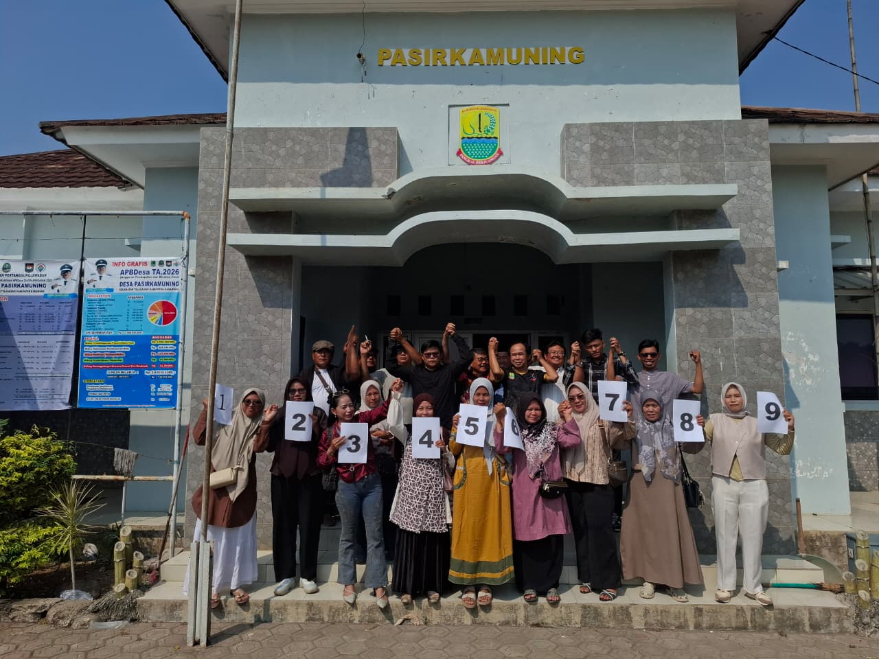 Momen Kebersamaan Pasca Pengundian Nomor Urut Calon Anggota BPD Desa Pasirkamuning Periode 2026–2034
